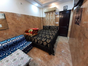 Aggarwal guest houses lajpat nagar, foreigners area, very safe, attached fully equipped kitchen for self cooking with gas stove and all utensils, luxury washroom, Ac, personal fridge, wifi with androi